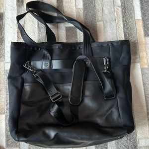 Black lululemon tote
